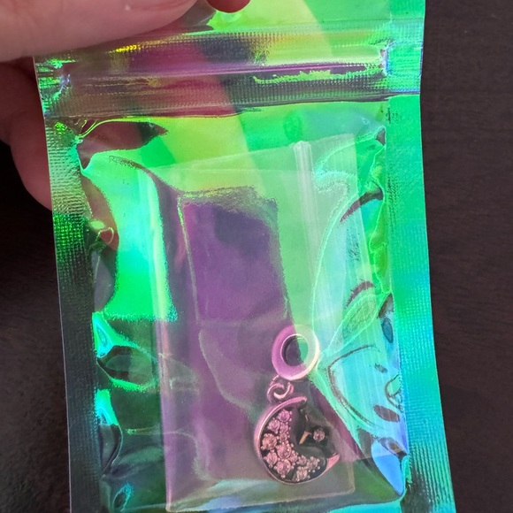 Moon and star charm - Picture 6 of 6